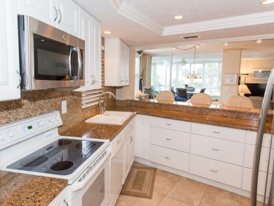 This 2 bedroom has GULF Views Best Beach Community on Siesta